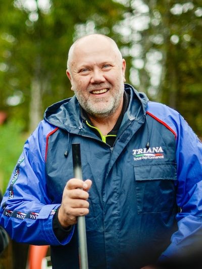Kenneth Kenneth Lilja - sportfiskare och lärare på Fiskegymnasiet på Älvdalens Utbildningscentrum, ler mot kameran.